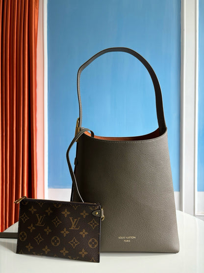 루이비통 / 로우 키 호보 PM