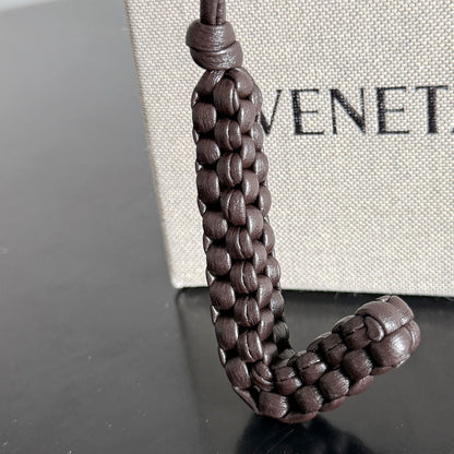 보테가 베네타 / 레터 J 참