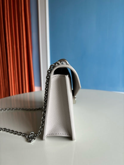 루이비통 / 월릿 온 체인 로지