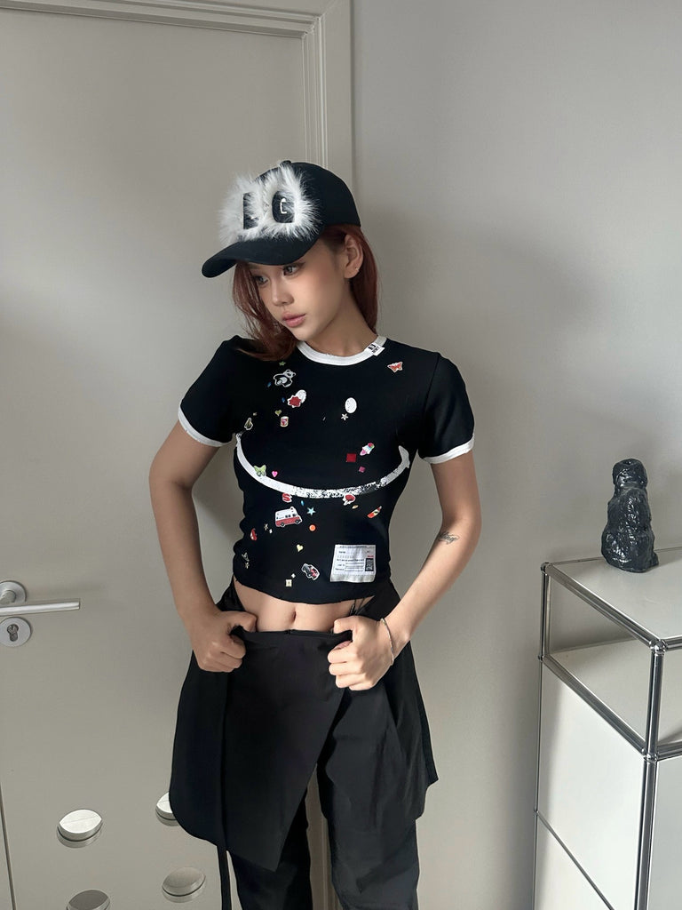 미하라야스히로 / 스마일 캐릭터 스티커 라운드 쇼트 티셔츠