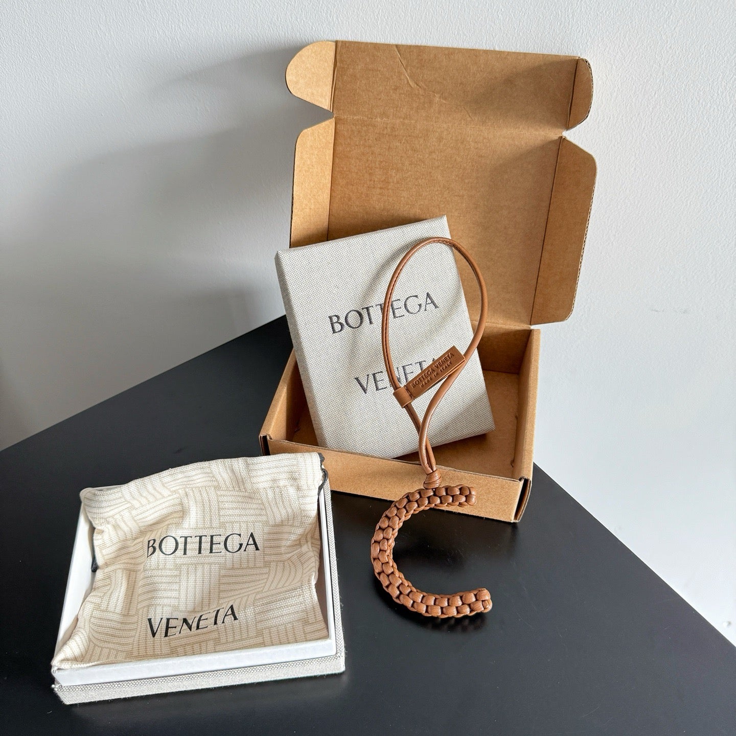 보테가 베네타 / 레터 C 참