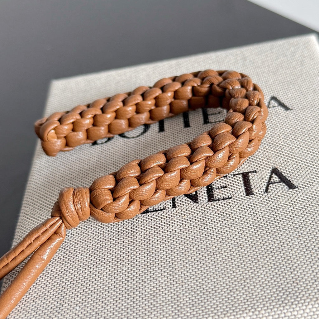 보테가 베네타 / 레터 U 참