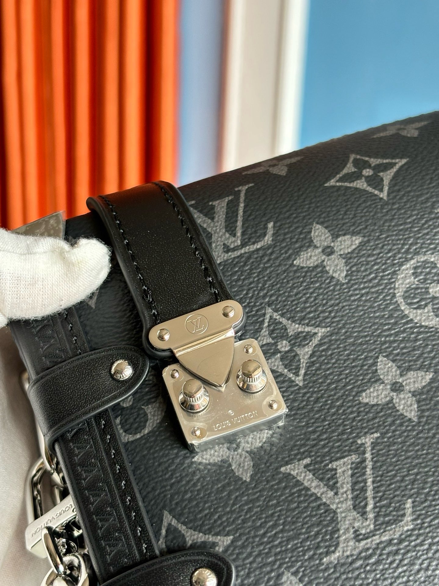 루이비통 / 사이버 트렁크 MM 이스트 웨스트