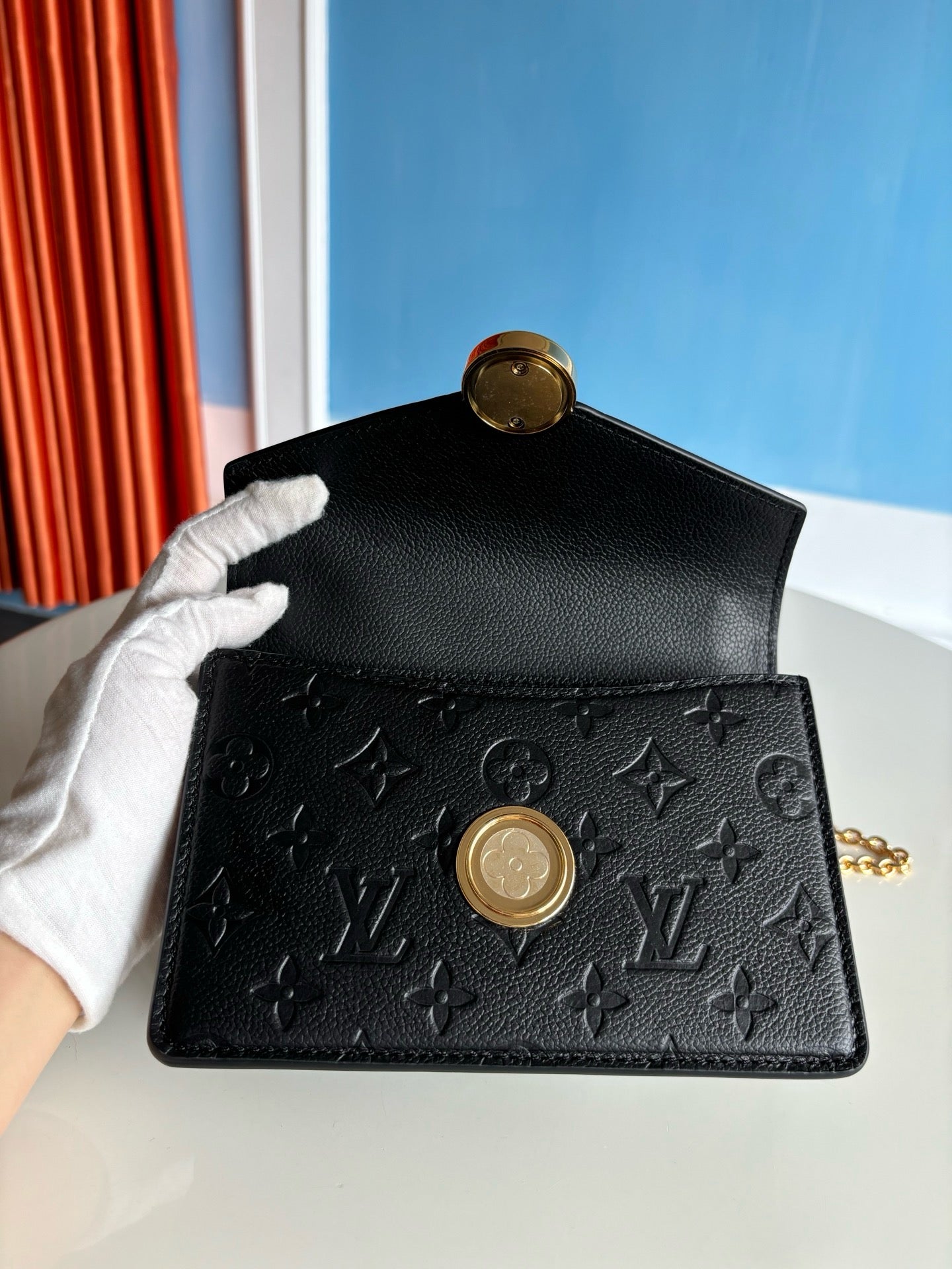 루이비통 / 월릿 온 체인 로지