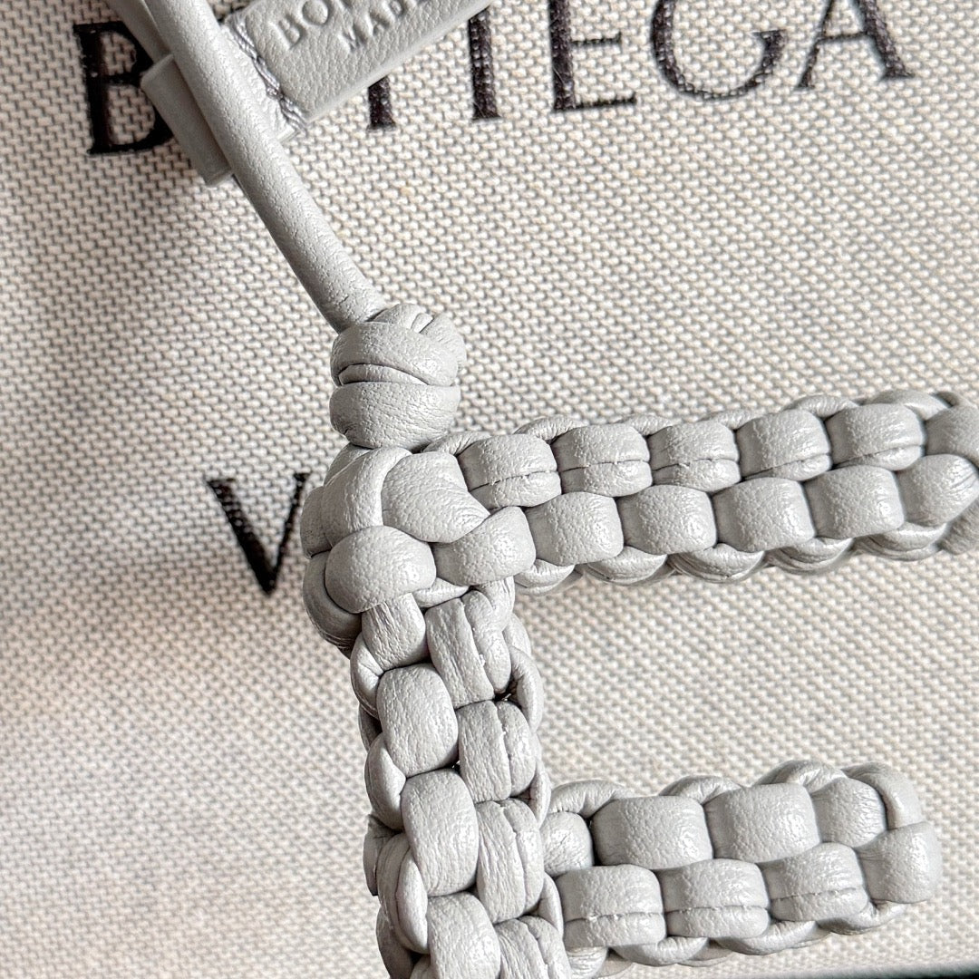 보테가 베네타 / 레터 E 참