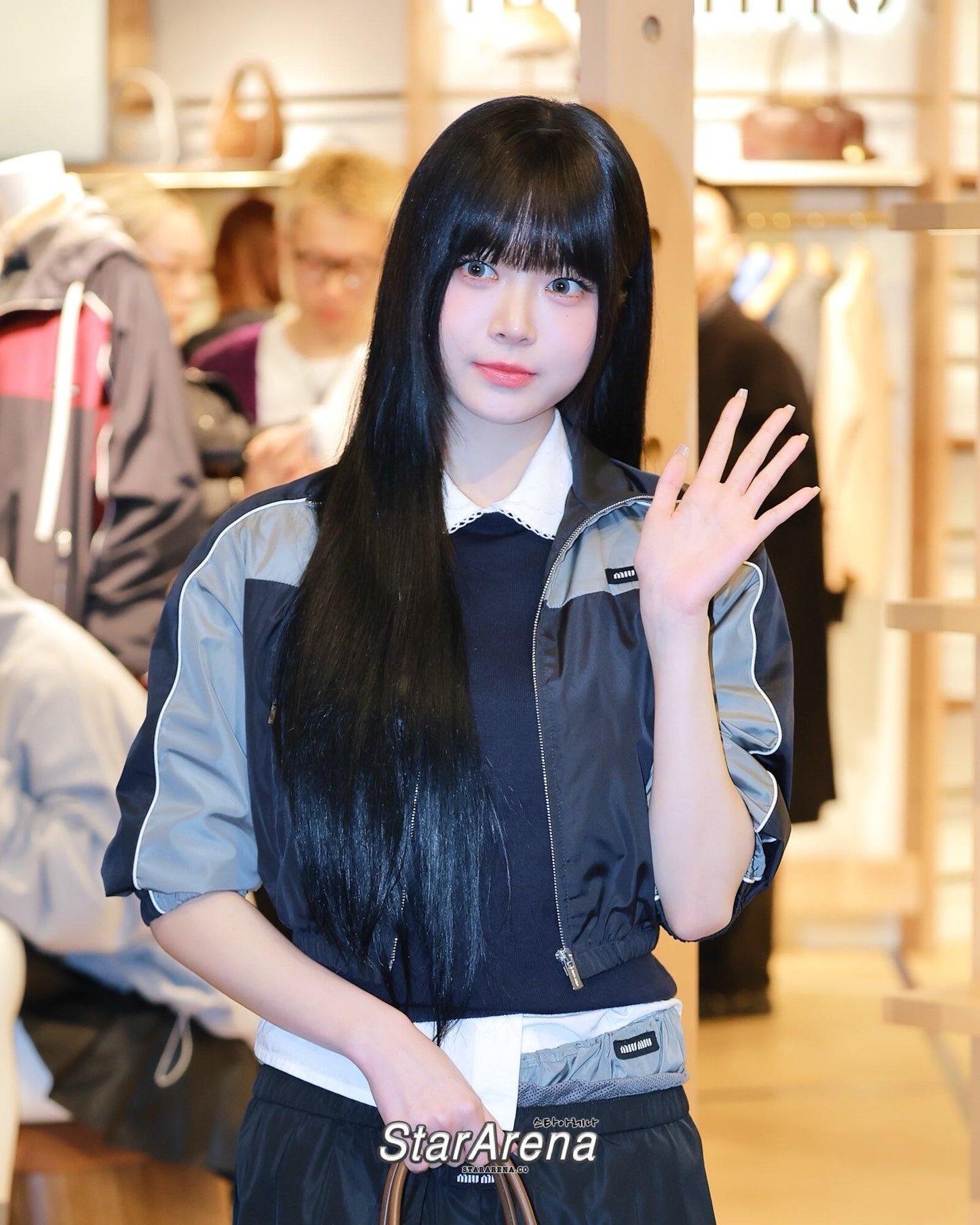 미우미우 / 레터링 패치 하이넥 배색 쇼트 점퍼