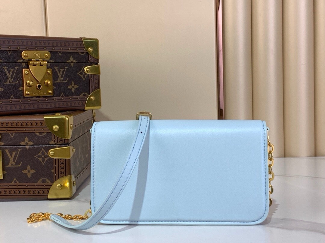 루이비통 / 월릿 온 체인 LV 블룸