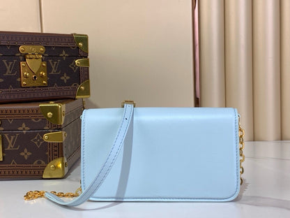 루이비통 / 월릿 온 체인 LV 블룸