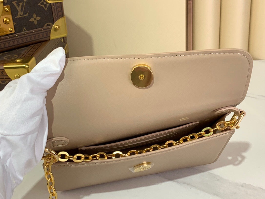 루이비통 / 월릿 온 체인 LV 블룸