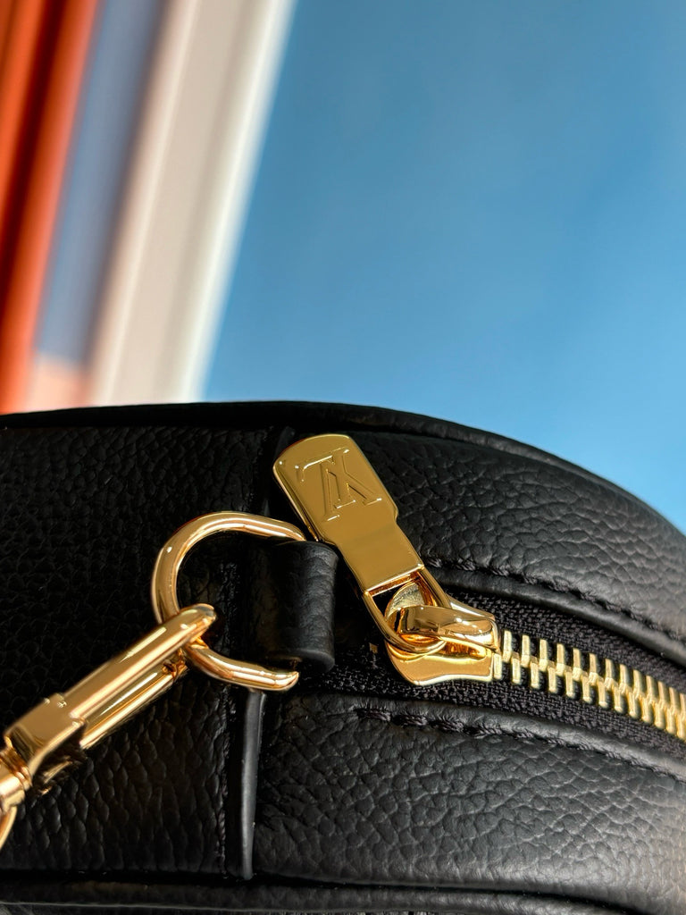 루이비통 / 타이니 카메라 백