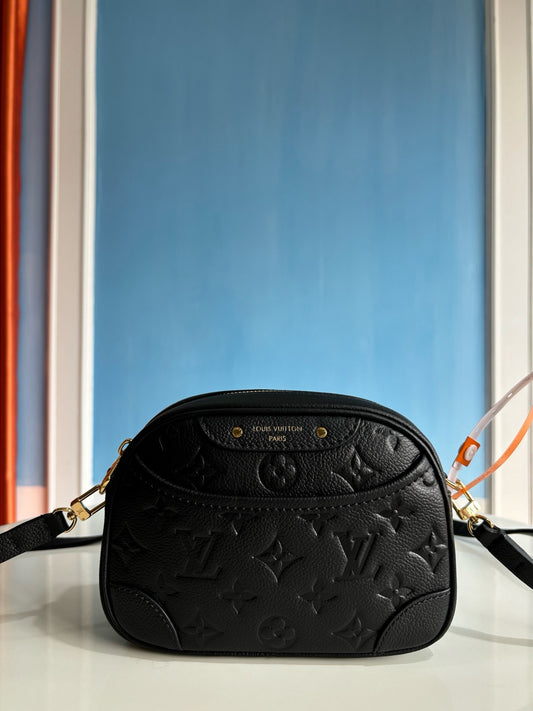 루이비통 / 타이니 카메라 백