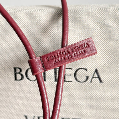 보테가 베네타 / 레터 M 참