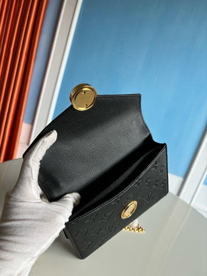 루이비통 / 월릿 온 체인 로지