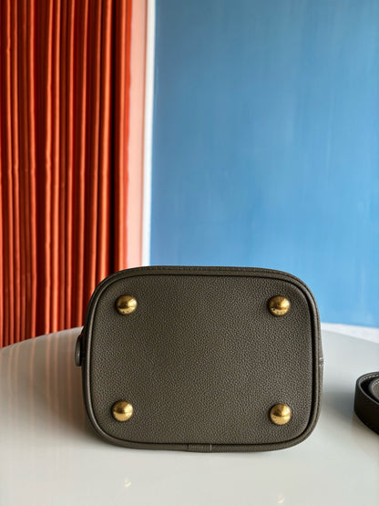 루이비통 / 로우 키 올 인 BB