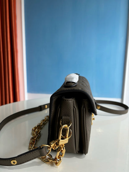 루이비통 / 포쉐트 메티스 이스트 웨스트