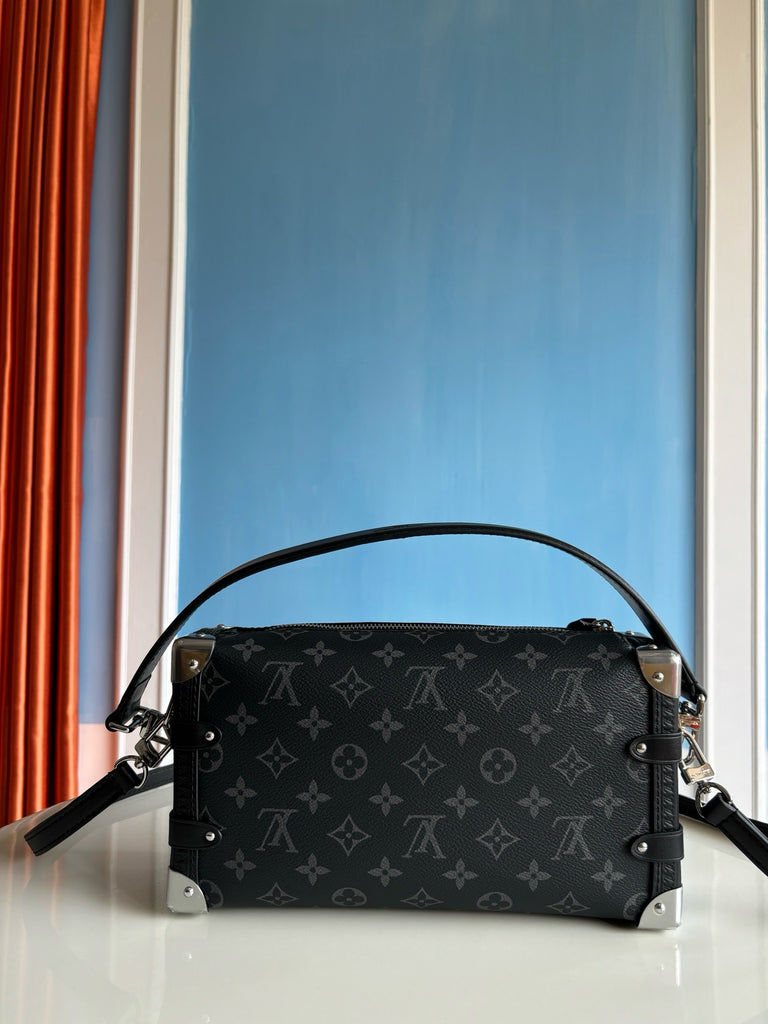 루이비통 / 사이버 트렁크 MM 이스트 웨스트