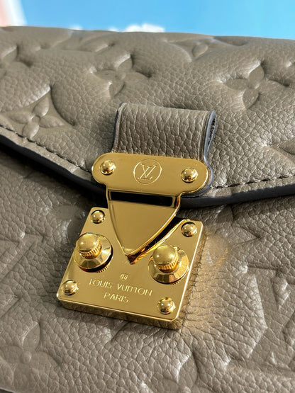 루이비통 / 포쉐트 메티스 이스트 웨스트