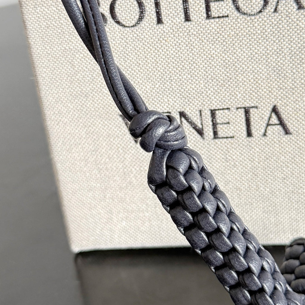 보테가 베네타 / 레터 L 참