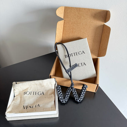 보테가 베네타 / 레터 W 참