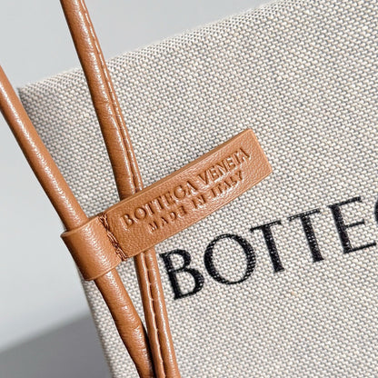 보테가 베네타 / 레터 U 참