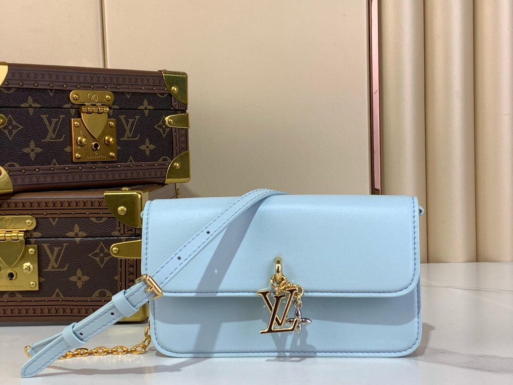 루이비통 / 월릿 온 체인 LV 블룸