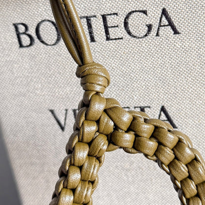 보테가 베네타 / 레터 D 참