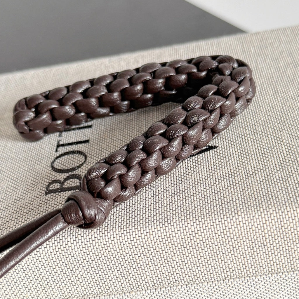 보테가 베네타 / 레터 V 참