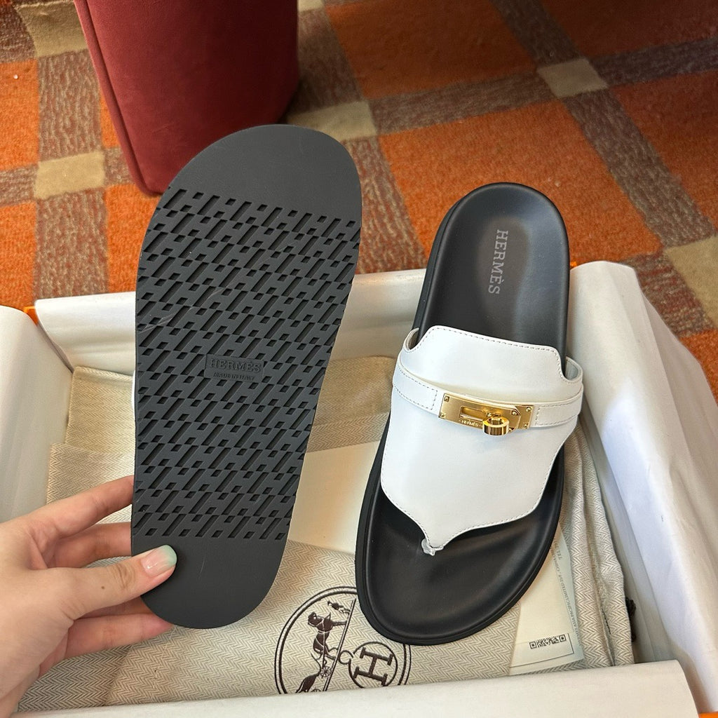 에르메스 / 엠파이어 켈리 버클 카프스킨 샌들