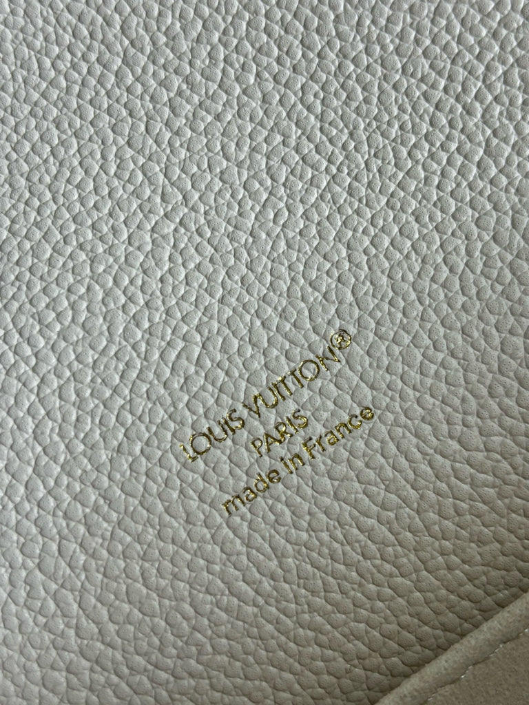 루이비통 / 포쉐트 메티스 이스트 웨스트