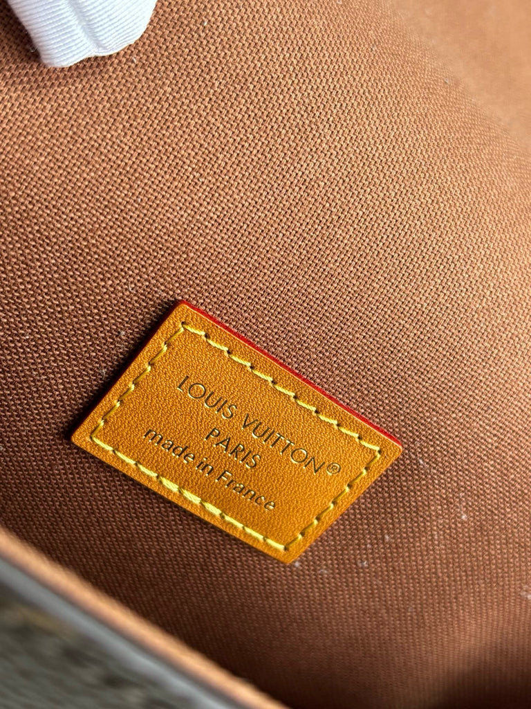 루이비통 / 스티머 웨어러블 월릿