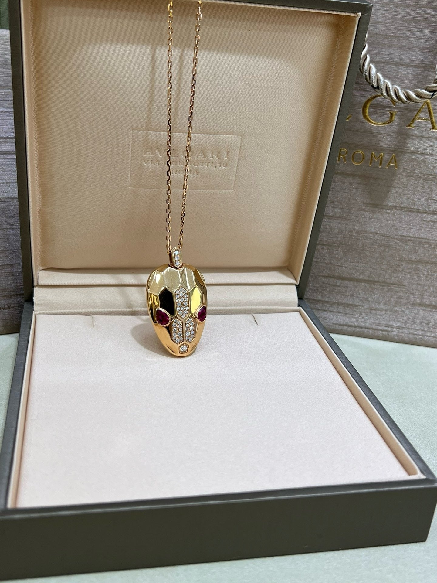 불가리 / 세르펜티 세두토리 네크리스 18K