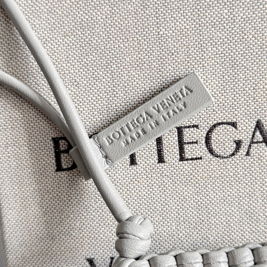 보테가 베네타 / 레터 E 참